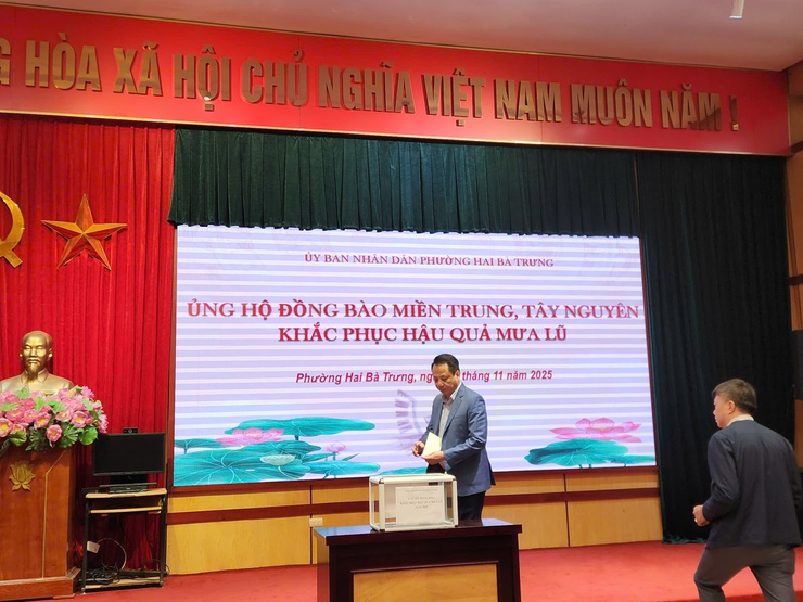 HĐND-UBND phường Hai Bà Trưng phát động ủng hộ đồng bào miền Trung, Tây Nguyên khắc phục hậu quả do thiên tai, mưa lũ năm 2025.- Ảnh 2.