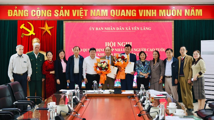 Xã Yên Lãng tổ chức hội nghị trao Quyết định Hợp nhất Hội Người cao tuổi và Hội khuyến học- Ảnh 1.