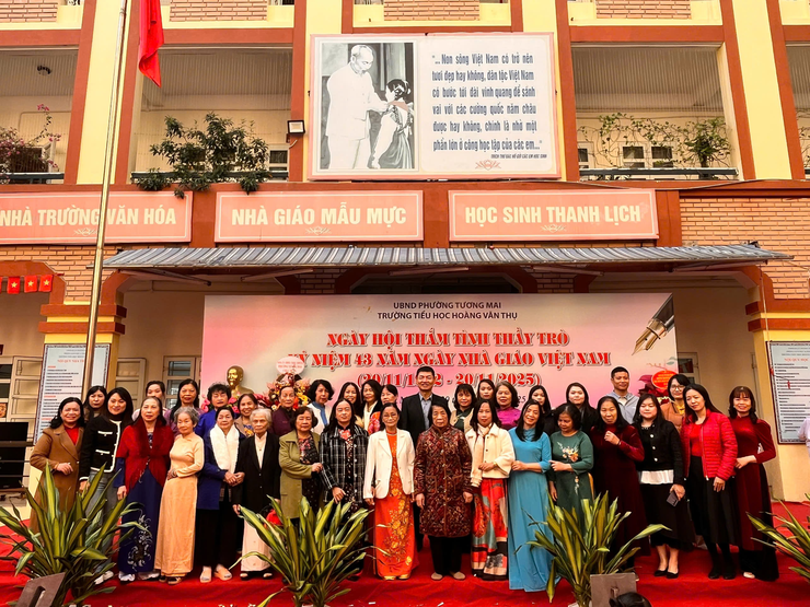 Trường Tiểu học Hoàng Văn Thụ kỉ niệm 43 năm ngày 
Nhà giáo Việt Nam 20/11
- Ảnh 1.