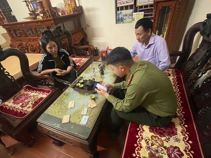 Công an xã Liên Minh thực hiện có hiệu quả 60 ngày đêm làm sạch dữ liệu phương tiện và giấy phép lái xe- Ảnh 2.