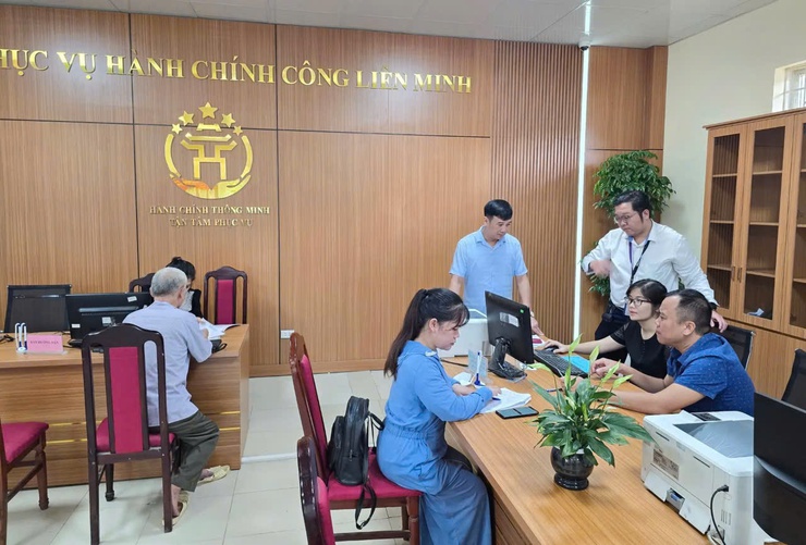 Xã Liên Minh đẩy mạnh chuyển đổi số để rút ngắn thời gian giải quyết thủ tục hành chính- Ảnh 2.