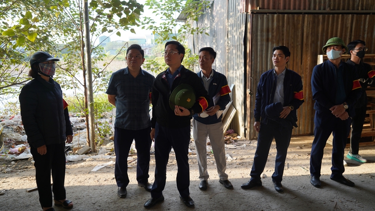 UBND xã Tây Phương tổ chức cưỡng chế thu hồi đất phục vụ dự án Cụm công nghiệp làng nghề Hữu Bằng- Ảnh 1.