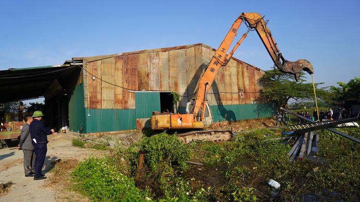 UBND xã Tây Phương tổ chức cưỡng chế thu hồi đất phục vụ dự án Cụm công nghiệp làng nghề Hữu Bằng- Ảnh 7.