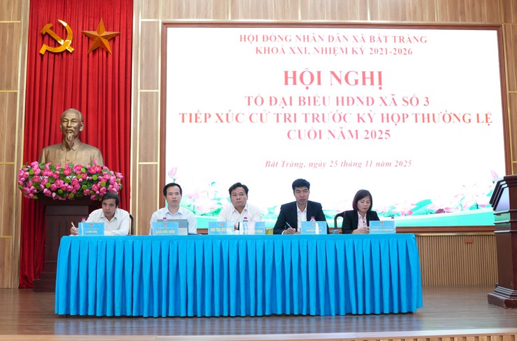 Đại biểu HĐND xã Bát Tràng tiếp xúc cử tri trước Kỳ họp thường lệ cuối năm 2025- Ảnh 3.