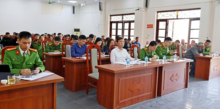 Xã Đoài Phương đôn đốc, đẩy mạnh rà soát làm sạch dữ liệu đăng ký phương tiện và giấy phép lái xe - Ảnh 1.