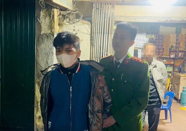 Nhanh chóng tóm gọn tên cướp điện thoại táo tợn trên phố Hà Nội- Ảnh 1.