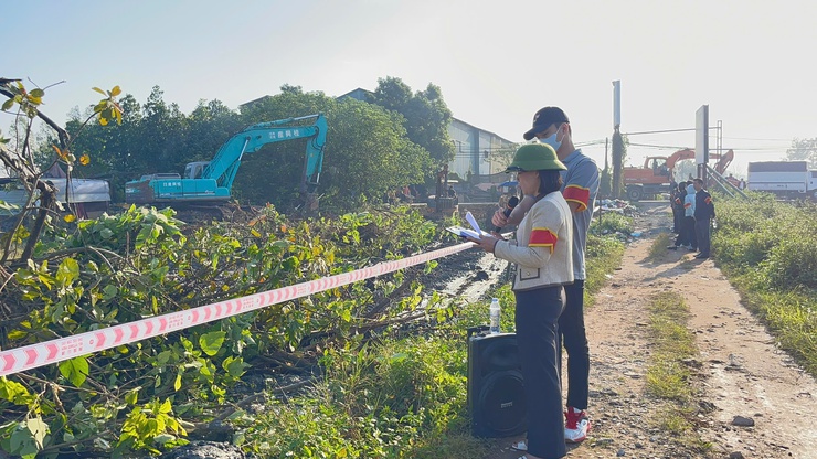 UBND xã Tây Phương tổ chức cưỡng chế thu hồi đất phục vụ dự án Cụm công nghiệp làng nghề Hữu Bằng- Ảnh 5.