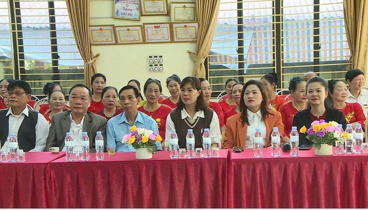 CLB Dân vũ – Khiêu vũ thể thao thôn 4,5,6,7 làng Thư Trai, xã Phúc Thọ tổng kết hoạt động năm 2025- Ảnh 4.