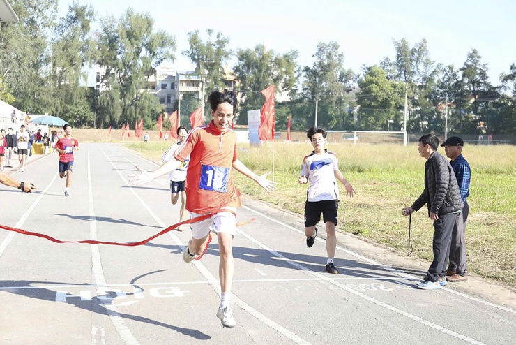 XÃ SÓC SƠN TỔ CHỨC GIẢI ĐIỀN KINH TRONG KHUÔN KHỔ ĐẠI HỘI THỂ DỤC THỂ THAO XÃ LẦN THỨ I NĂM 2025- Ảnh 2.