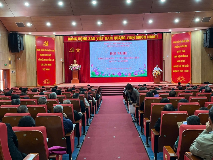 Đảng ủy phường Hai Bà Trưng phối hợp với Đảng ủy phường Bạch Mai, Vĩnh Tuy tổ chức Hội nghị Báo cáo viên, tuyên truyền viên quý IV năm 2025.

- Ảnh 1.