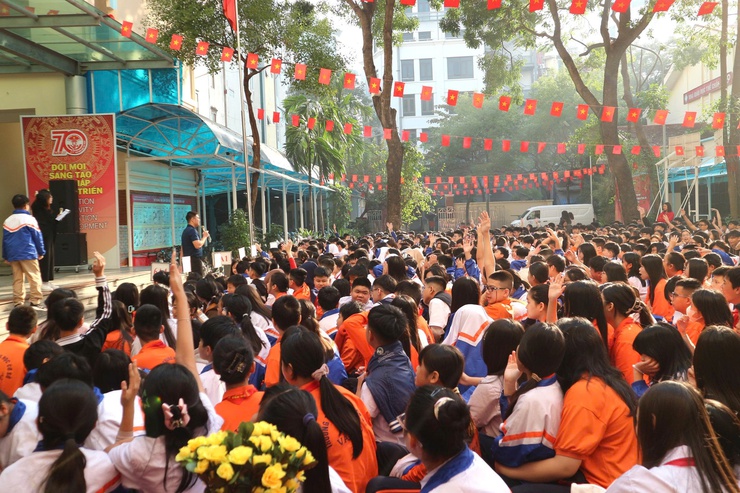 Phường Hai Bà Trưng tổ chức truyền thông về chăm sóc sức khỏe sinh sản vị thành niên, giáo dục kỹ năng sống, phòng tránh xâm hại, lạm dụng cho học sinh các trường THCS trên địa bàn.- Ảnh 6.