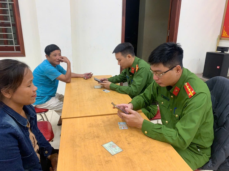 Xã Chương Dương tích cực ra quân 60 ngày đêm làm sạch dữ liệu đăng ký phương tiện và giấy phép lái xe- Ảnh 4.