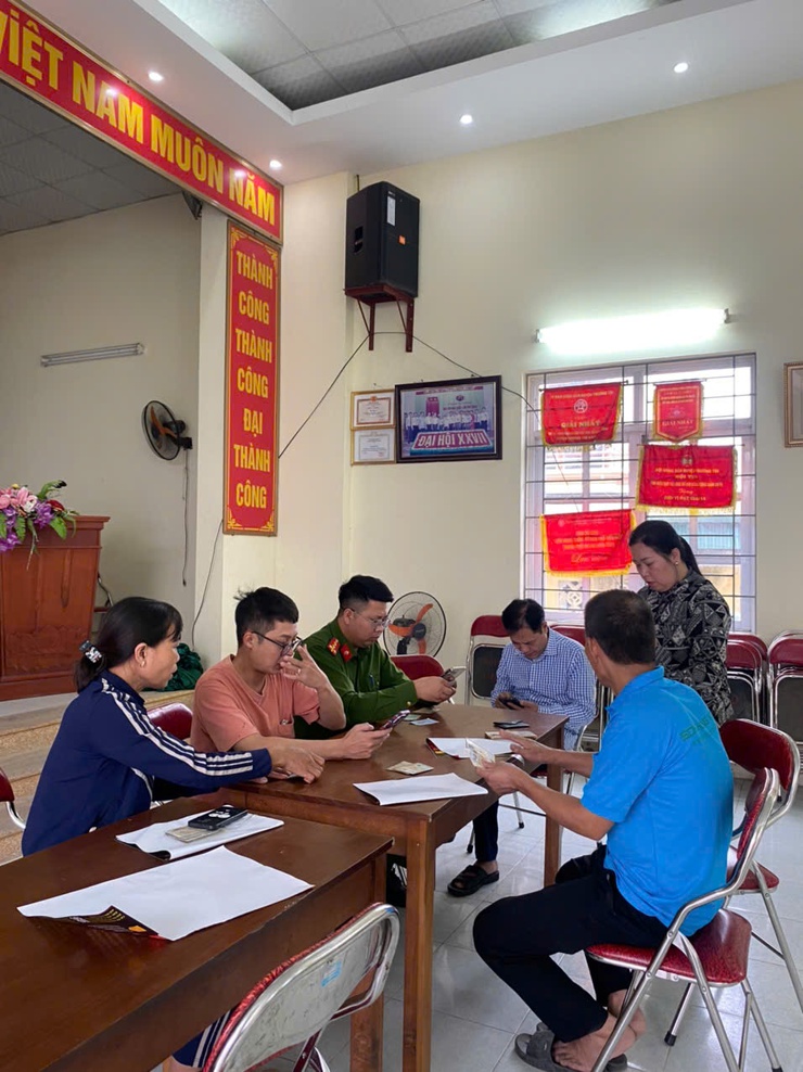 Xã Chương Dương tích cực ra quân 60 ngày đêm làm sạch dữ liệu đăng ký phương tiện và giấy phép lái xe- Ảnh 3.