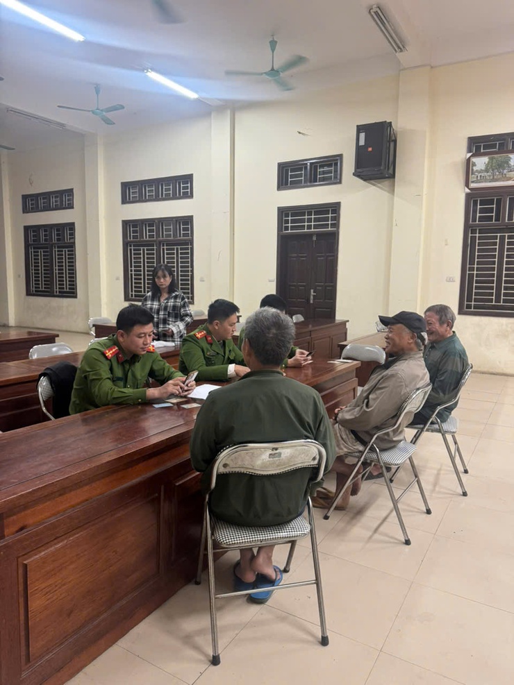 Xã Chương Dương tích cực ra quân 60 ngày đêm làm sạch dữ liệu đăng ký phương tiện và giấy phép lái xe- Ảnh 2.