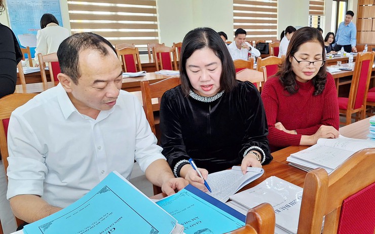 HĐND xã Hát Môn giám sát công tác quản lý giáo dục tại trường THCS Liên Hiệp.- Ảnh 5.