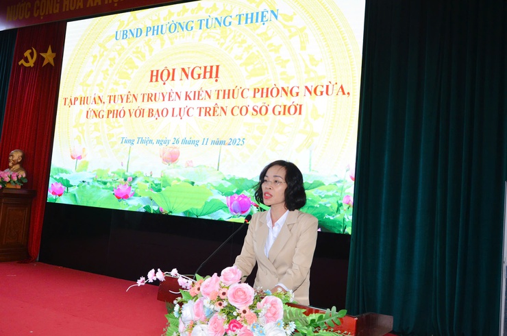 Phường Tùng Thiện tổ chức tập huấn về bình đẳng giới và kỹ năng phòng ngừa, ứng phó với bạo lực trên cơ sở giới- Ảnh 1.