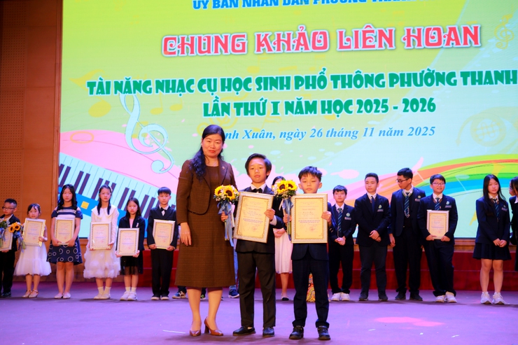 Chung khảo Liên hoan tài năng nhạc cụ học sinh phổ thông phường Thanh Xuân lần thứ I năm học 2025-2026- Ảnh 1.