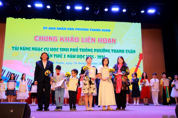 Chung khảo Liên hoan tài năng nhạc cụ học sinh phổ thông phường Thanh Xuân lần thứ I năm học 2025-2026- Ảnh 2.