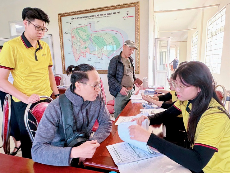 Trên 200 hộ kinh doanh xã Nam Phù được “cầm tay chỉ việc” khi chuyển đổi từ thuế khoán sang kê khai- Ảnh 9.