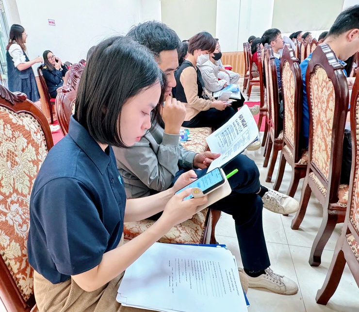 Trên 200 hộ kinh doanh xã Nam Phù được “cầm tay chỉ việc” khi chuyển đổi từ thuế khoán sang kê khai- Ảnh 8.