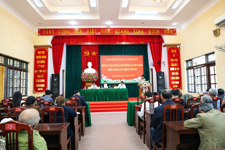 Đại biểu HĐND xã Chương Dương tiếp xúc cử tri các thôn tại đơn vị bầu cử số 1, 2 và số 3 thuộc xã Tự Nhiên (cũ), Thư Phú (cũ) và xã Chương Dương (cũ) trước kỳ họp thường lệ cuối năm HĐND xã khoá XXII, nhiệm kỳ 2021-2026- Ảnh 1.