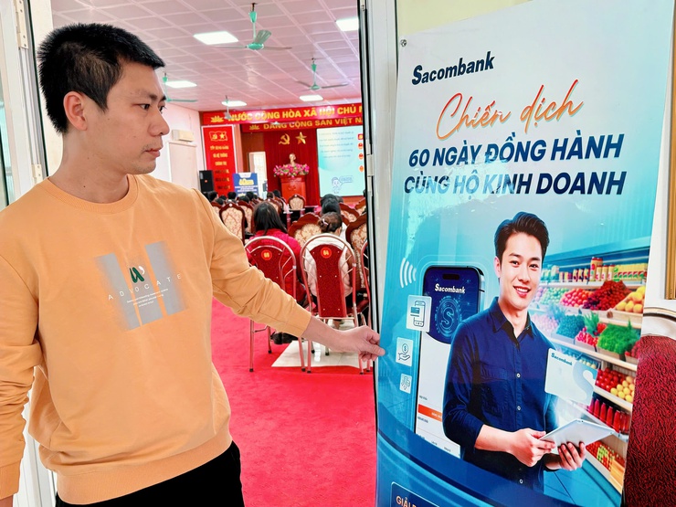 Trên 200 hộ kinh doanh xã Nam Phù được “cầm tay chỉ việc” khi chuyển đổi từ thuế khoán sang kê khai- Ảnh 6.