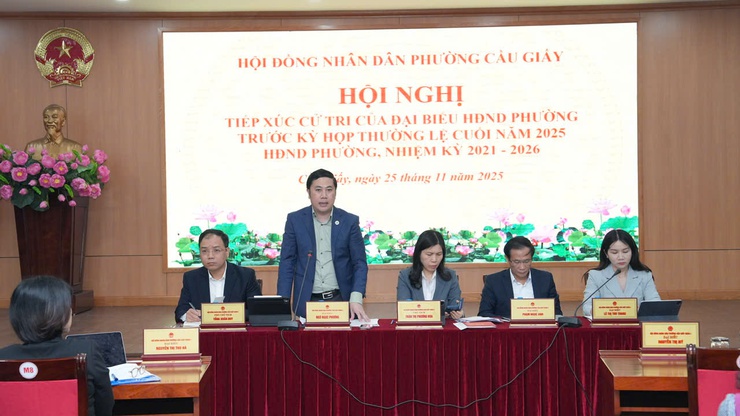Hội nghị tiếp xúc cử tri của đại biểu HĐND Phường Cầu Giấy trước kỳ họp thường lệ cuối năm 2025 HĐND phường Cầu Giấy, nhiệm kỳ 2021-2026- Ảnh 5.