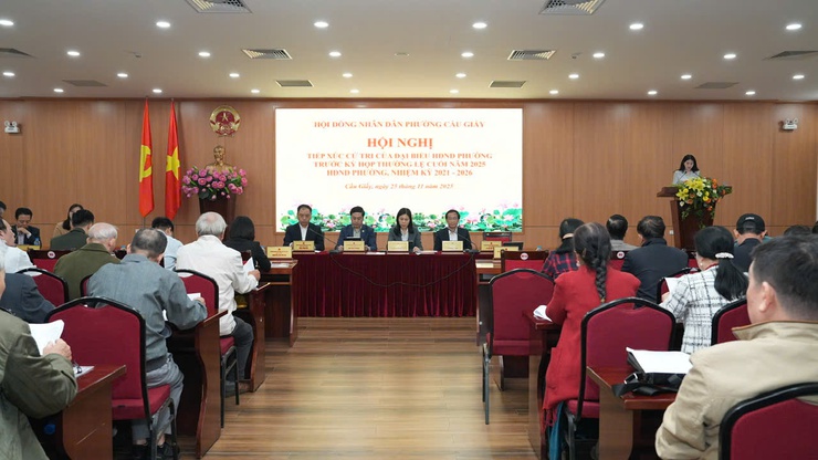 Hội nghị tiếp xúc cử tri của đại biểu HĐND Phường Cầu Giấy trước kỳ họp thường lệ cuối năm 2025 HĐND phường Cầu Giấy, nhiệm kỳ 2021-2026- Ảnh 1.