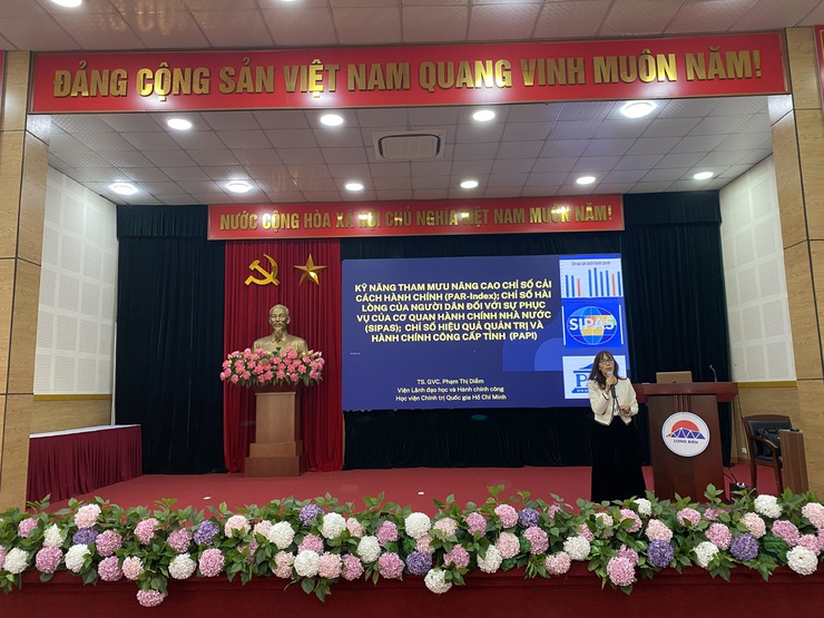 Phường Long Biên tổ chức Lớp tập huấn nâng cao Kỹ năng tham mưu các Chỉ số PAR INDEX- SIPAS, PAPI năm 2025- Ảnh 2.