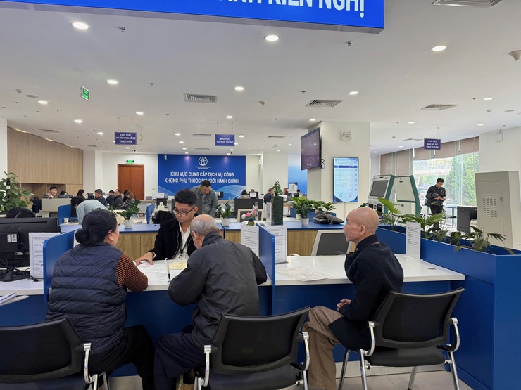 Hà Nội triển khai mô hình Trung tâm Phục vụ hành chính công một cấp: Bước đột phá xây dựng nền hành chính hiện đại, phi địa giới- Ảnh 1.