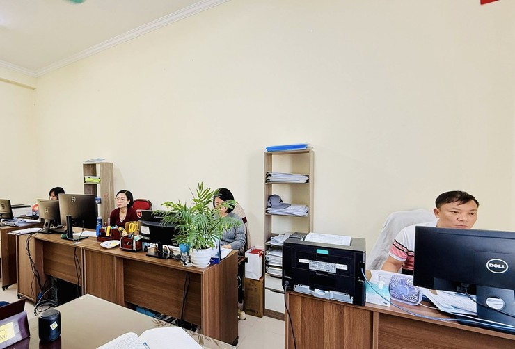 Phường Dương Nội về đích sớm Chiến dịch 10 ngày đêm làm sạch, chuẩn hoá dữ liệu đảng viên- Ảnh 2.