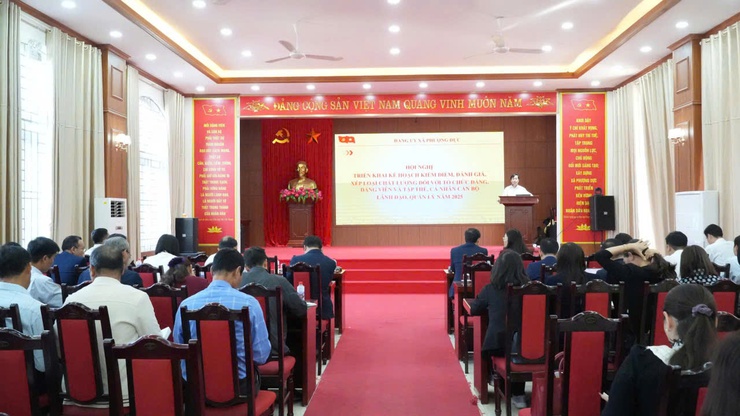 NÂNG CAO CHẤT LƯỢNG CÔNG TÁC KIỂM ĐIỂM, ĐÁNH GIÁ VÀ XẾP LOẠI TRONG ĐẢNG NĂM 2025- Ảnh 1.