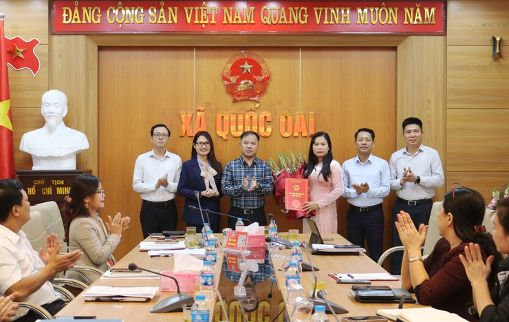 Quốc Oai trao quyết định Trưởng phòng văn hoá xã hội- Ảnh 3.