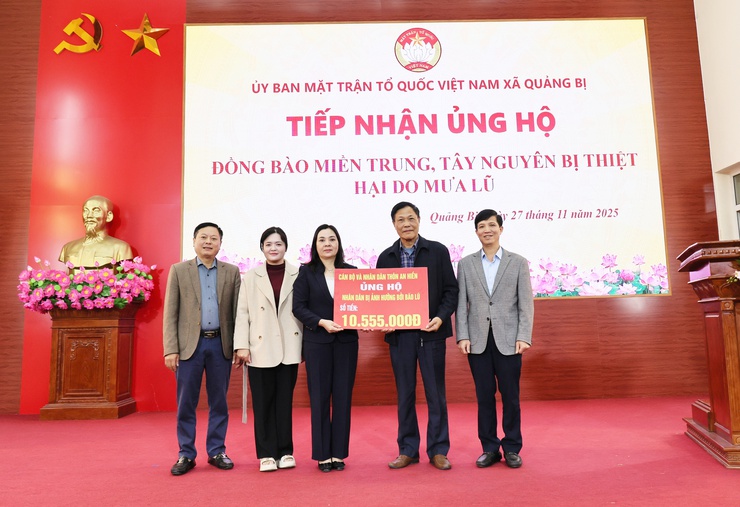 Quảng Bị tiếp nhận ủng hộ đồng bào miền Trung, Tây Nguyên khắc phục hậu quả bão lũ của các thôn trên địa bàn- Ảnh 3.