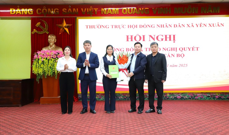 Yên Xuân: Hội nghị công bố và trao Nghị quyết về công tác cán bộ- Ảnh 3.