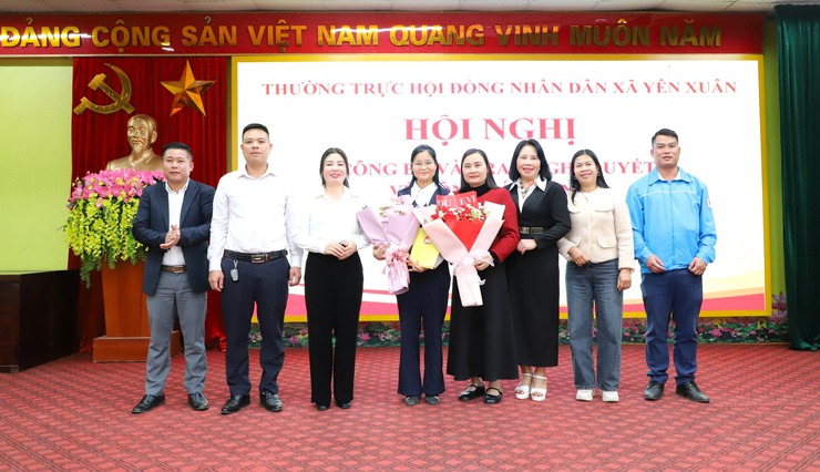 Yên Xuân: Hội nghị công bố và trao Nghị quyết về công tác cán bộ- Ảnh 8.