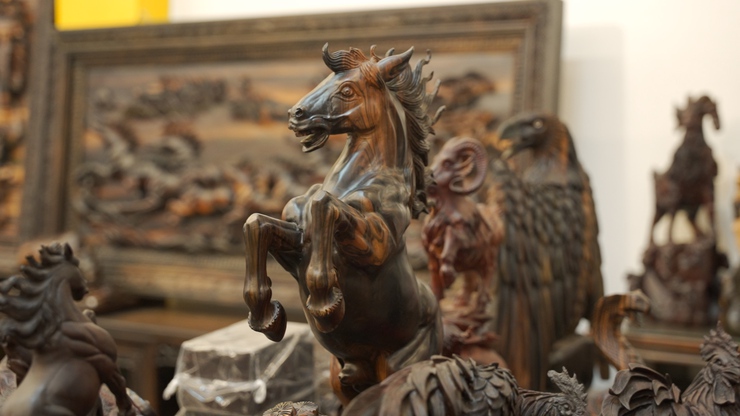 Mộc cao cấp Vạn Điểm: Nơi hồn Việt tỏa sáng qua từng đường nét chạm.- Ảnh 5.