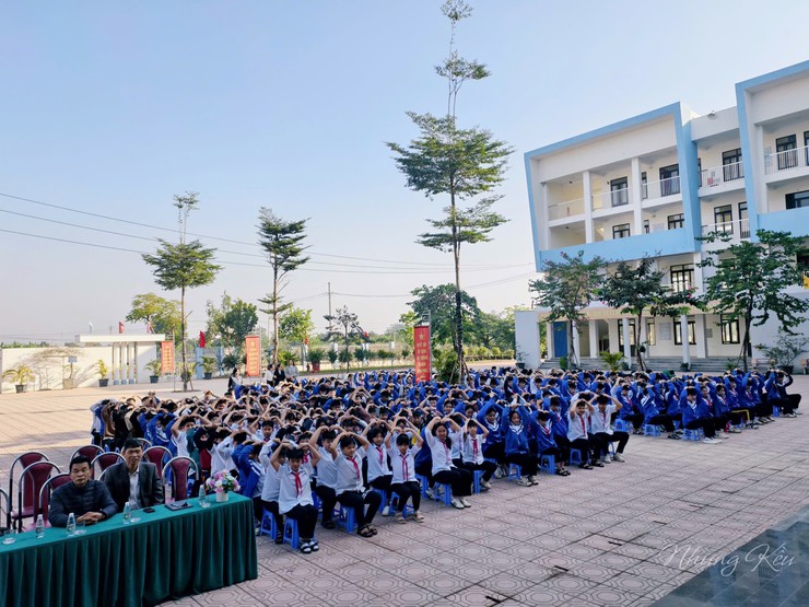 Truyền thông Luật Trẻ em, phòng chống tai nạn thương tích, xâm hại và bạo lực trẻ em tại trường TH Thọ Lộc và THCS Long Xuyên- Ảnh 7.