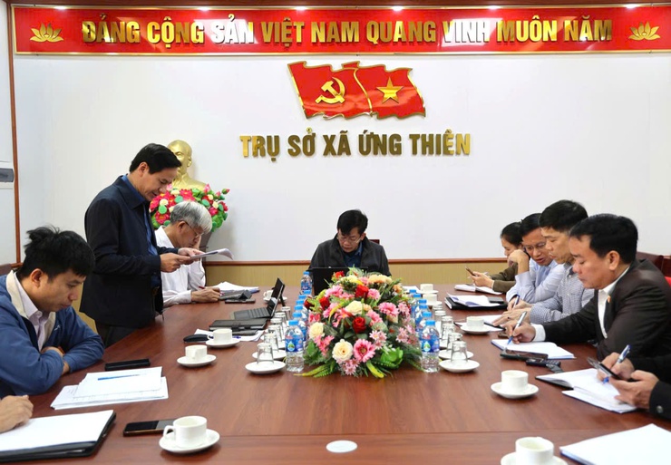 UBND xã Ứng Thiên tổ chức giao ban đánh giá kết quả nhiệm vụ tháng 11 và triển khai nhiệm vụ trọng tâm tháng 12/2025- Ảnh 2.