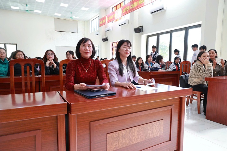 Trường THCS Liên Bạt tổ chức chương trình giao lưu văn hóa, văn nghệ “Tiếp lửa truyền thống anh hùng” gây quỹ hỗ trợ trẻ em khuyết tật- Ảnh 1.