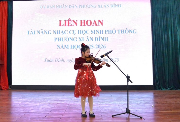 Sắc màu âm nhạc tại Liên hoan tài năng nhạc cụ học sinh phổ thông phường Xuân Đỉnh lần thứ I- Ảnh 10.