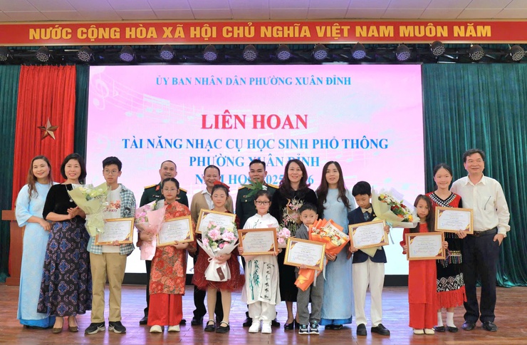 Sắc màu âm nhạc tại Liên hoan tài năng nhạc cụ học sinh phổ thông phường Xuân Đỉnh lần thứ I- Ảnh 7.
