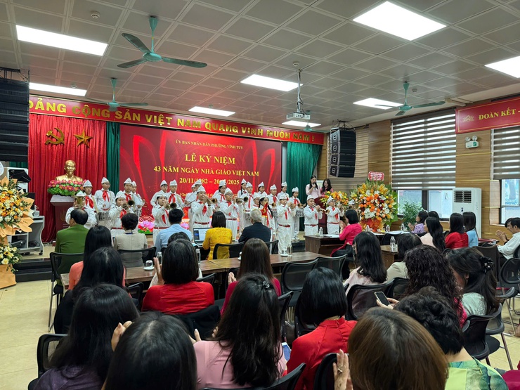 Phường Vĩnh Tuy phát động phong trào thi đua Dạy tốt-Học tốt nhân Kỷ niệm 43 năm Ngày Nhà giáo Việt Nam, trao tặng Bằng khen Thành phố cho tập thể có thành tích xuất sắc và khen thưởng các tập thể, cá nhân có thành tích trong Ngành GDĐT- Ảnh 2.