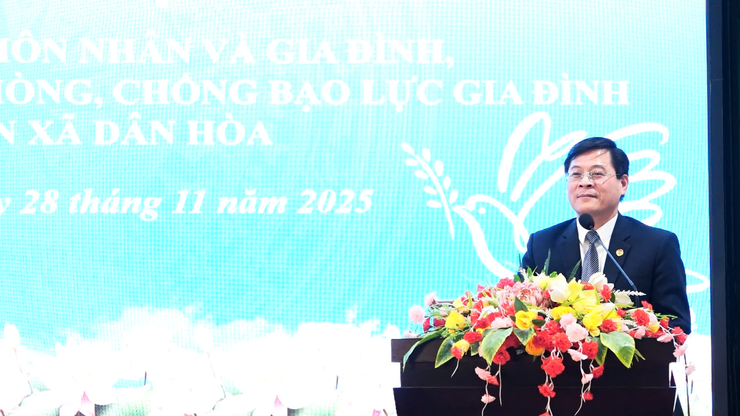 HỘI LHPN XÃ DÂN HÒA PHỐI HỢP UBND XÃ TỔ CHỨC HỘI NGHỊ TUYÊN TRUYỀN, PHỔ BIẾN PHÁP LUẬT VỀ HÔN NHÂN GIA ĐÌNH, BÌNH ĐẲNG GIỚI VÀ PHÒNG, CHỐNG BẠO LỰC GIA ĐÌNH- Ảnh 2.