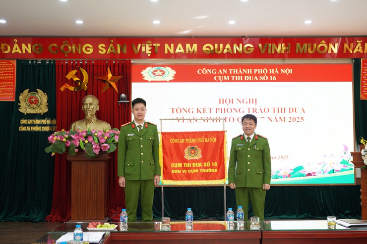 Cụm thi đua số 16 – Công an Thành phố Hà Nội tổng kết phong trào thi đua “Vì an ninh Tổ quốc” năm 2025- Ảnh 4.