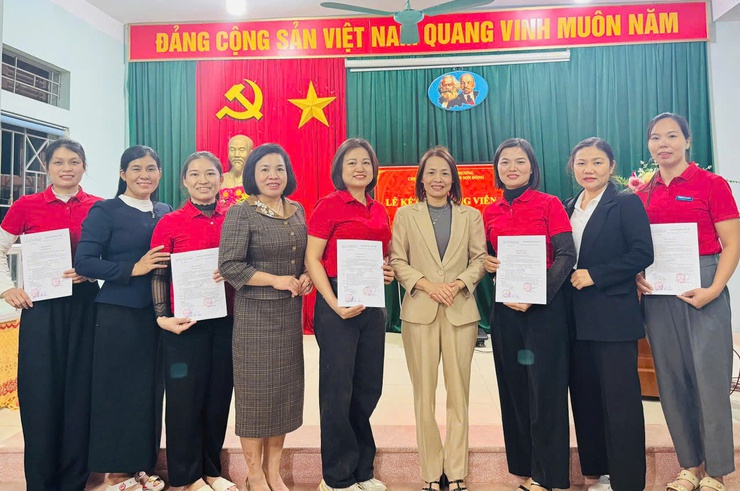 Trường Mầm non Sơn Đông chia sẻ cùng nhân dân miền Trung – Tây Nguyên- Ảnh 2.