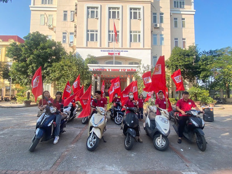 Phường Việt Hưng tổ chức điểm truyền thông hưởng ứng 35 năm Việt Nam ứng phó với HIV/AIDS
- Ảnh 6.