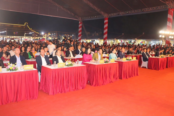 Xã Phú Xuyên: Ấn tượng, đặc sắc Khai mạc Lễ hội vinh danh làng nghề và tuần văn hoá - du lịch, thương mại làng nghề năm 2025- Ảnh 2.