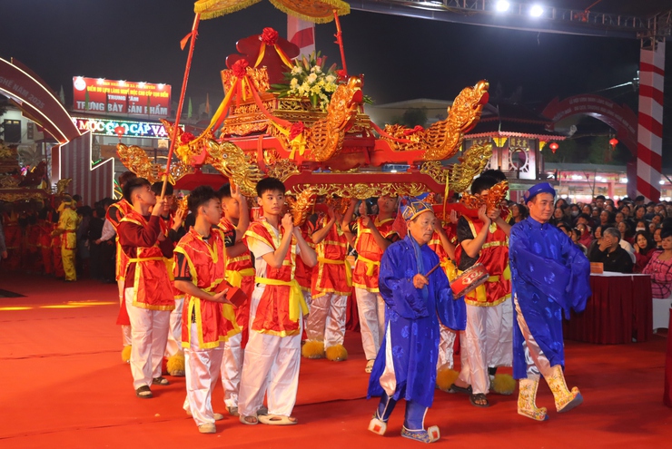 Xã Phú Xuyên: Ấn tượng, đặc sắc Khai mạc Lễ hội vinh danh làng nghề và tuần văn hoá - du lịch, thương mại làng nghề năm 2025- Ảnh 9.