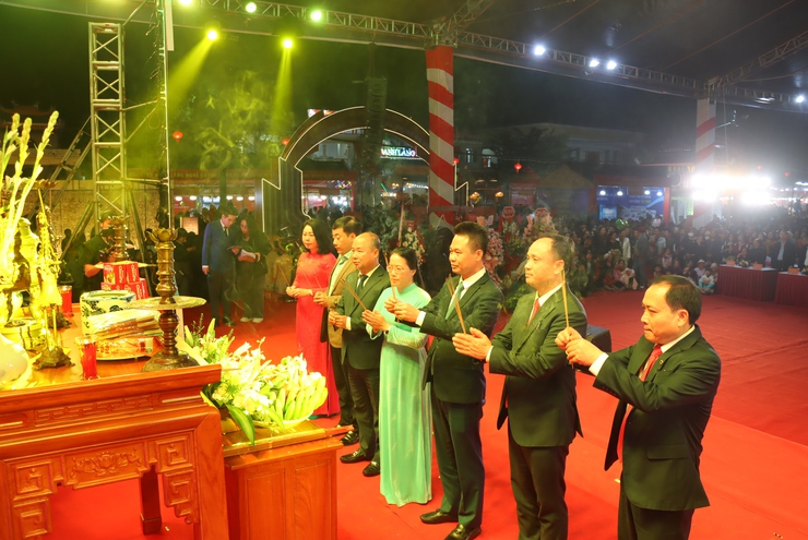 Xã Phú Xuyên: Ấn tượng, đặc sắc Khai mạc Lễ hội vinh danh làng nghề và tuần văn hoá - du lịch, thương mại làng nghề năm 2025- Ảnh 10.